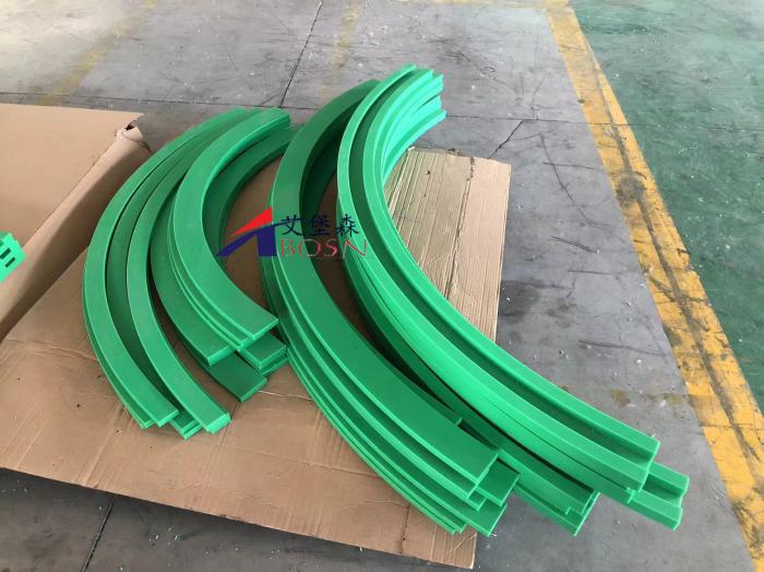 揭秘超高分子量聚乙烯彎道導軌的優(yōu)越性能